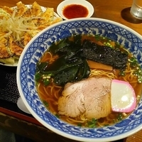 ラーメン　しょうゆ　＋餃子　中（１２個）