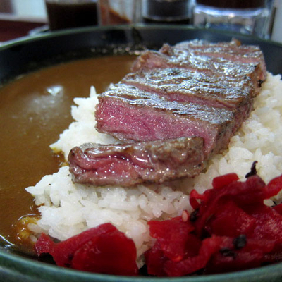 「ステーキカレー 690円（お客様感謝デー）」@新田毎 秋葉原の写真