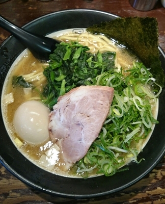 「太麺３点盛り＋替え玉」@豚骨醤油らーめん 誠屋 八幡山本店の写真