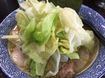 「豚骨醤油キャベツチャーシュー」@豚骨醤油 蕾の写真