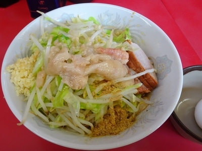 「汁なしラーメン（650円）＋生卵　ヤサイニンニクアブラ魚粉」@ラーメン二郎 環七一之江店の写真
