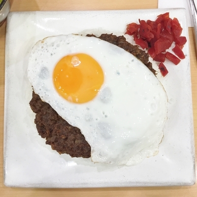 「ハイチ風ドライカレー＋目玉焼き」@カフェ・ハイチ 川崎ルフロン店の写真