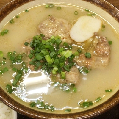 「ソーキそば（こってり）　750円」@沖縄そば 南風の写真