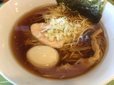 「茜鶏の中華そば（今日だけ５００円）＋味玉」@中華蕎麦 はざまの写真