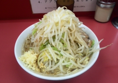 「小ラーメン700円 (ヤサイ・ニンニク・カラメ)」@ラーメン二郎 小岩店の写真