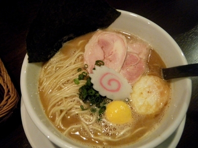 「濃厚魚介・鶏中華780円＋揚げ玉子（80円？）」@鶏中華 たか乃の写真