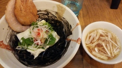 「【限定】艶黒イカスミそば   \850」@麺処 慶の写真