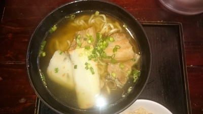 「沖縄そば・中（５８０円）」@あきそばの写真