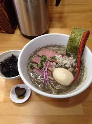 「煮干らーめん【セメント.鬼】 味玉  岩のり」@めんや天夢の写真