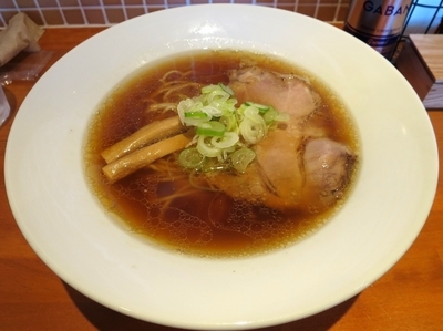 「丸鶏の醤油らーめん ７５０円」@らーめんキッチン いいづかの写真