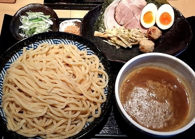 「特製つけ麺(中盛)1,100円」@つけ麺 道の写真