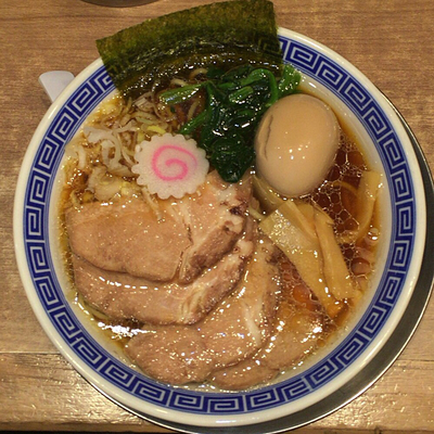 「豚玉中華そば（690円）」@舎鈴 エキュート赤羽店の写真