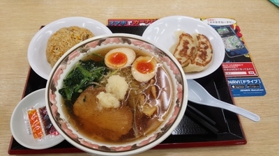 「上里ラーメンセット　1080円（税込）」@蔵仕込らーめん KURA 上里SA店の写真