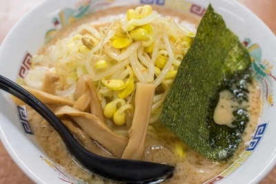 「とんこつラーメン670円」@てんこもりラーメンの写真