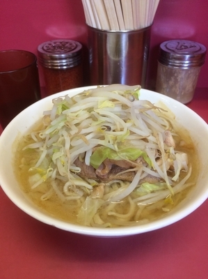 「豚入り 少な目 800円」@ラーメン二郎 ひばりヶ丘駅前店の写真