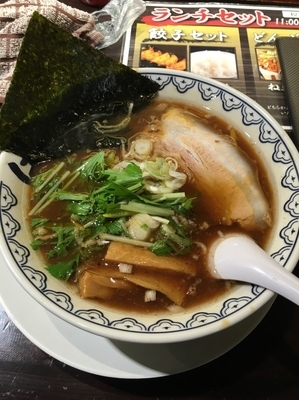 「中華そば670円」@東京豚骨拉麺 ばんから 新宿歌舞伎町支店の写真