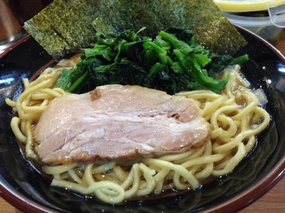 「ラーメン ほうれん草増し」@濃厚豚骨汁 横浜家系ラーメン 花木家 経堂本店の写真