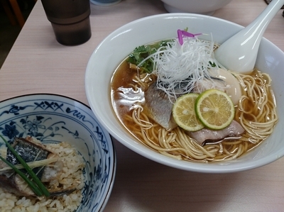 「【限定】秋鯖の中華そば(鯖めし付き)900円＋日本酒」@中華そば よしかわの写真