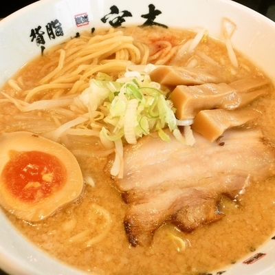 「背脂醤油ラーメン(750円)」@背脂らーめん 宮本 取手店の写真