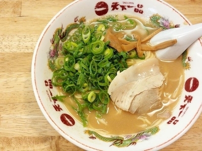 「こってりラーメン＋葱」@天下一品 博多駅前店の写真