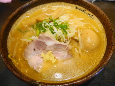 「炙り味噌らーめん＋サービス味玉」@真武咲弥 渋谷店の写真