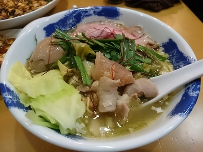 「【きまぐれ限定】牛もつ鍋風塩らーめん830円＋おつまみ 他」@麺屋 扇 SENの写真