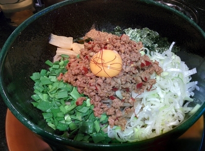 「卵黄まぜそば」@まぜそば しるしの写真