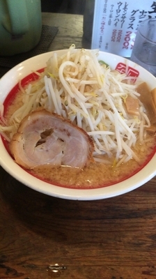 「中盛りラーメン+もやしトッピング」@千石自慢ラーメン 本店の写真