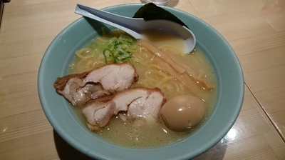 「鶏白湯 味玉らーめん 塩・・780円」@古寿茂 海老名店の写真