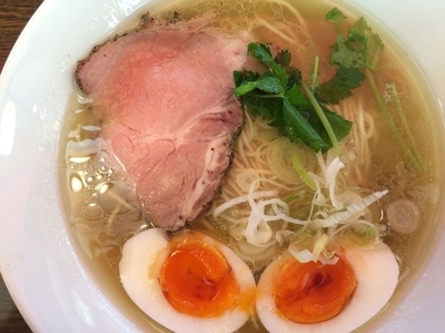 「【限定】鶏そば（塩） 700円（とろ玉子+100円）」@麺屋SOの写真