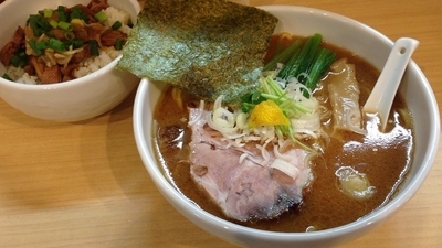 「味噌らーめん＋日替り丼(800円＋100円)」@麺屋 ゆうなぎの写真