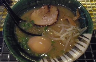 「豚骨醤油＋味玉」@麺処708の写真