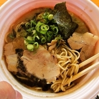 黒とんこつラーメン　850円（無鉄砲がむしゃら）