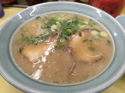 「ラーメン＋餃子」@長浜ラーメン 味心の写真