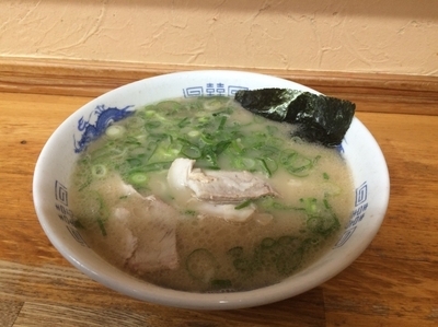 「ラーメン＋餃子」@長浜ラーメン めんめんの写真