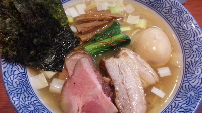 「特製手揉み中華蕎麦（塩）＋濃厚豚骨魚介」@麺処 ほん田の写真