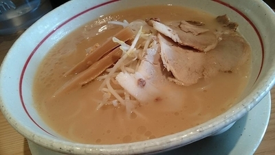 「豚骨塩らーめん　680円」@塩見家 とんとんの写真