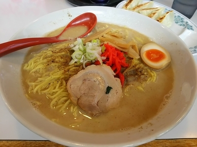 「魚介とんこつ　（大）　＋野菜餃子：サービス券」@麺屋 壱の写真