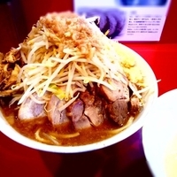 小ラーメン+極上生卵×２+豚マシ+ほぐし鶏+全マシ