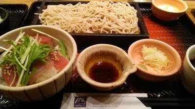 「ミニまぐろご飯とせいろ蕎麦 898円」@大戸屋 シャポー市川店の写真