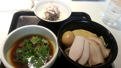 「あっさり淡麗特製鶏つけ麺￥1000東京鶏飯(ハーフ)￥250」@煮干し中華そば 一燈の写真