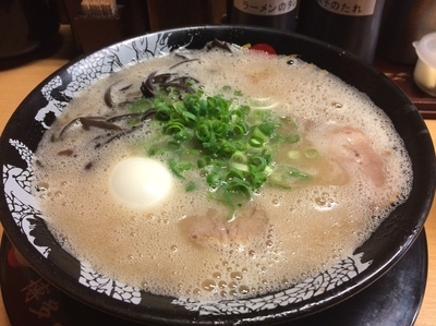 「味玉ラーメン＋チャーハン1300円」@博多一幸舎 総本店の写真