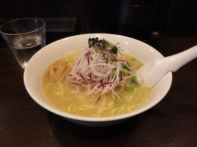「白醤油ラーメン」@麺屋ふくじゅの写真
