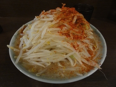 「小ブタ 830円 麺硬め/ニンニク/唐辛子/カラメ」@ラーメン二郎 JR西口蒲田店の写真