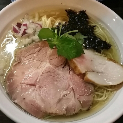 「塩そば　５００円（オープン記念）」@中華そば 先崎の写真