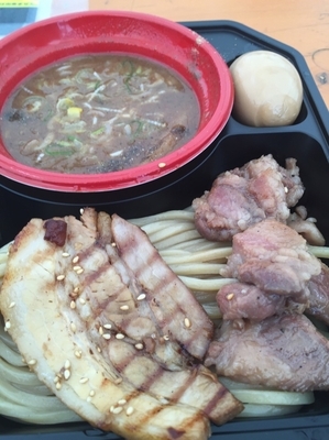 「王道の濃厚豚骨魚介＋特製全部のせ¥300 [中華蕎麦 とみ田」@大つけ麺博プレゼンツ つけ麺VSラーメンの写真