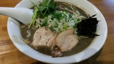 「極濃煮干そば 750円+混ぜ玉 120円」@中村屋総本山の写真