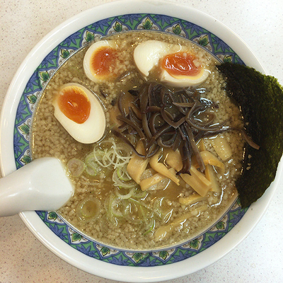 「コテっぱラーメン＋煮玉子」@めん丸 曳舟店の写真