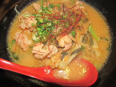 「SARAI牛もつラーメン　「529円（ｵｰﾌﾟﾝ記念）」」@麺と鍋 新宿SARAIの写真