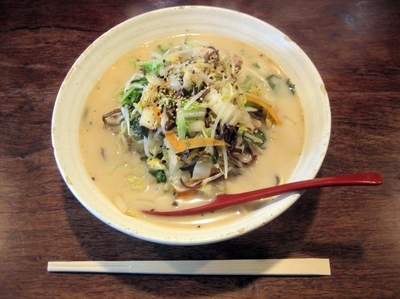 「ちゃんぽん600円＋野菜増し50円」@しとらすの写真